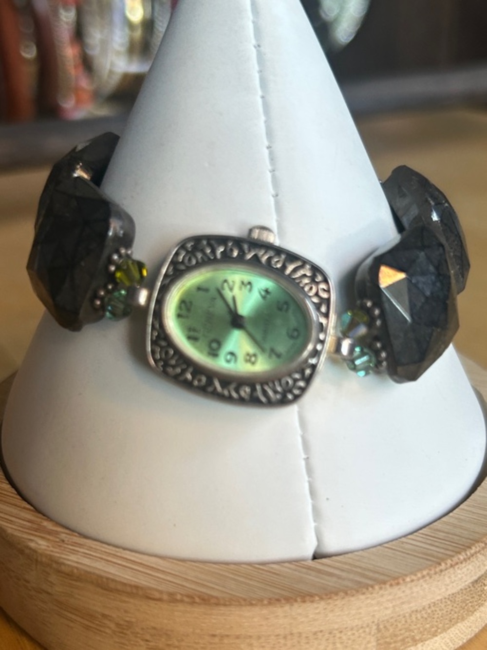 Retro Green Dial Stretch Bracelet Watch with Black Faceted Beads